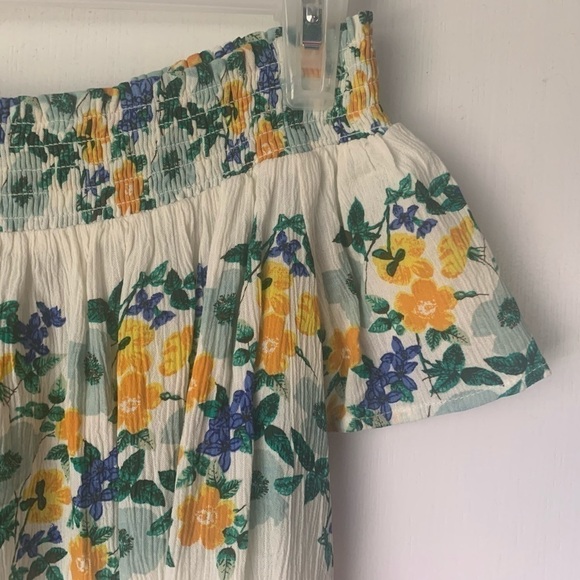 🌻2/$20 Old Navy off the shoulder top - Picture 4 of 6